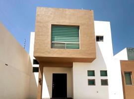 Casa Moderna al Norte, Vista Panorámica, Super Bien ubicada, Hotel in Ramos Arizpe