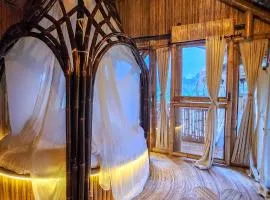 Manta Savana Luxury Bamboo Villa