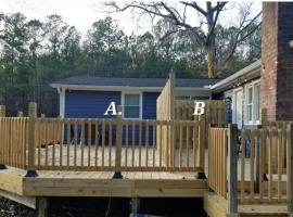 Modern 3BR Home near Raleigh and RTP, EV Charger and Arcade, ξενοδοχείο σε Ράλεϊ