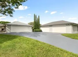 Elegant Bonogin Retreat on Expansive Acreage