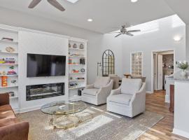 Downtown Condo - 2BR 2BA Walk to Everything, condo in Raleigh