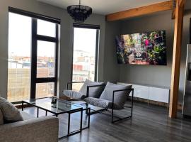 Luxe 2BR condo in Denver's Rino Art District, hotel a Denver
