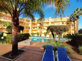 POOL NEST palm breeze condo at citycenter and marina, condominio en Lagos