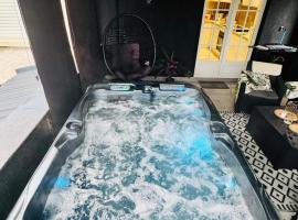 Dynasty luxury Spa Appartement 100M2 Jacuzzi Terrasse, hotel v destinaci Holtzheim