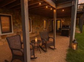 Compass Retreat - The Lower Suite, hotel v destinaci Buchanan