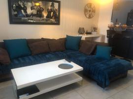 Maison coeur du Perche, 5 minutes de Nogent-Le-Rotrou, Hotel in Trizay-Coutretot-Saint-Serge