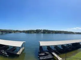 Awesome Views - Lake Hamilton Condo