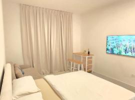 Kuro Elegant Living by Shiro Elegant Holiday Homes、シャルジャのホテル