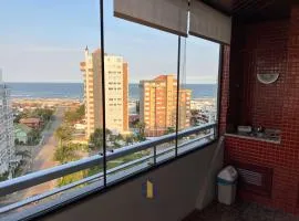 Apartamento frente mar com 3 quartos