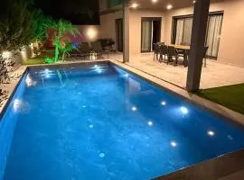 SÜPER Vip Havuzlu Müstakil odalar banyolu