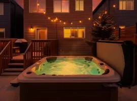 Wild Haven Retreat-HotTub-King Bed-Fireplace-BBQ