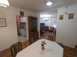 Dve Breze, ξενοδοχείο 