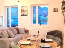 Black Forest -5- I Design-Apartment I 2 Etagen I Terrasse & Balkon mit Ausblick I Boxspring I Nespresso