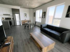 Corporate Stays Monarc 2 Bedroom, ξενοδοχείο σε Saint-Laurent