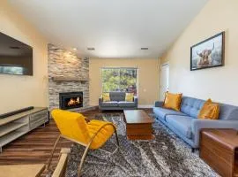 Mountain Jewel Modern Townhome in the Pines Great Location Near Downtown Flagstaff