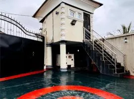 Beautiful 5 bedroom Bungalow