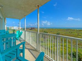 Gulf Views Pools Tennis Pickleball Beach Access Awesome Beachfront by AvantStay, hotel in Mustang Beach