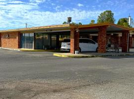 OYO Hickory House Inn, готель у місті Dexter