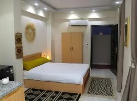 Luxury Arabic Romantic Studio with its own large private Roof Terrace 15 mins from El Gouna