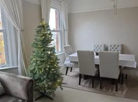 Large Victorian Apartment With High Speed Wifi 350mbps