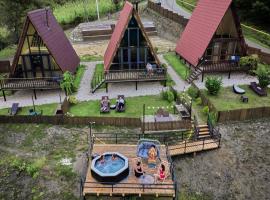 UkhutiEcoHouse, chalet de monta&ntilde;a en Vani