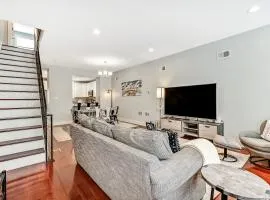 Outstanding Home Relaxing Rooftop with Patio & Grill