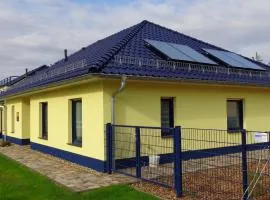 Ferienhaus Sonnenseite-Rechts, nur 100m vom Senftenberger See