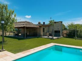 Wine Studio with BBQ & pool, Hotel in Las Heras