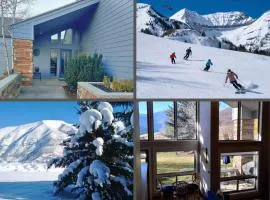 Cozy Warm Mtn Home mins to Sundance & Deer Creek
