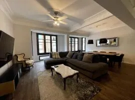 Reno'd Heritage Camino Apartment