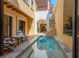 Designer Retreat in Centro Heated Pool & Views