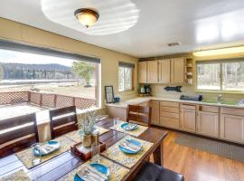 Hike, Bike and Boat Cabin with Dock on Seeley Lake!, hotel a Seeley Lake