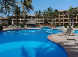 Ocean & golf resort condo in Mazatlán