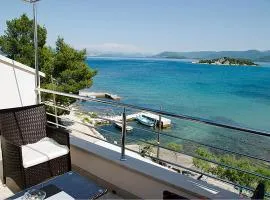 1 Bedroom Stunning Apartment In Sreser