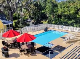 Shamrock Thistle & Crown B&B