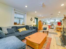 9 Mi to Snowmobile Trails! Home Near Mullett Lake, hotel a Cheboygan