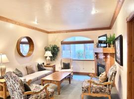 Family-Friendly Zermatt 2BR 2BA Villa Near Park City & Deer Valley Ski Resorts - 4749, ξενοδοχείο σε Mound City