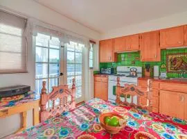 Walk to Santa Fe Plaza Historic Eastside Retreat