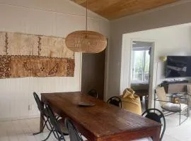 Little Oneroa Beach Bach