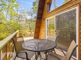 4 Mi to Dtwn Eureka Springs A-Frame Cabin with Deck