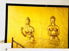 White Palace airport hotel