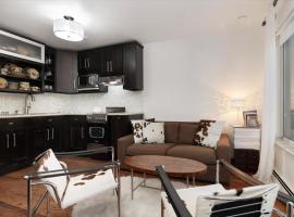 Perfect Inside Downtown Aspen Location! Romantic 1300 ft, 4 Blocks or 396 m, to AJAX or Aspen Mountain, hotel in Aspen