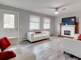 Ski, Hike and Explore Home 5 Mi to Dtwn Burlington!, hotel in Essex Junction