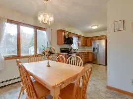 15 Mi to Cochrans Ski Area Cozy Home with Yard!