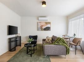 Newly Renovated Geelong Serviced Apartments by Short & Long Stays，位于吉朗的酒店