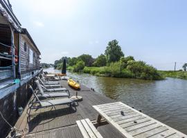 Boat Getaway Near Lake, ξενοδοχείο σε Drie Grachten
