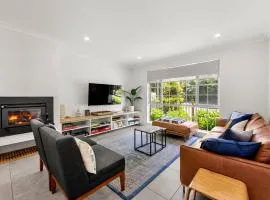 Callala Bay & Beach House - Pet Friendly with Fireplace