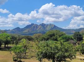 Cabaña vista Picachos de Olá Cerca a ríos y cascadas, hotel a Olá