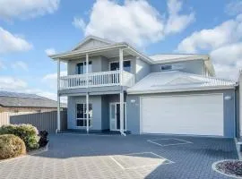 Isla Bonita - Pet Friendly - Not Fully Fenced