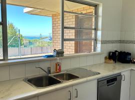 BeeJays Family Getaway, hotel in Kingscote